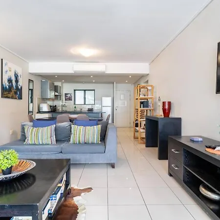 2 Bedroom - Nightlife Explorer Cape Town Exterior photo