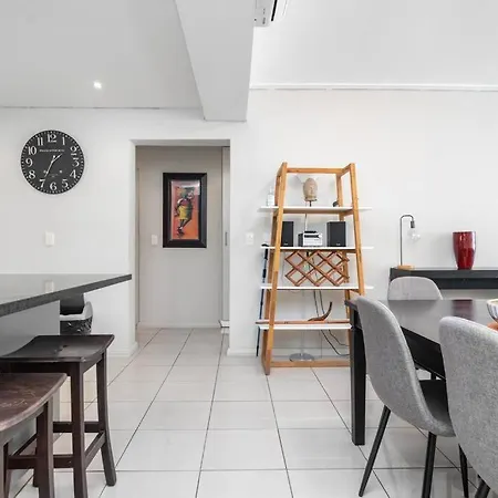 2 Bedroom - Nightlife Explorer Cape Town Exterior photo