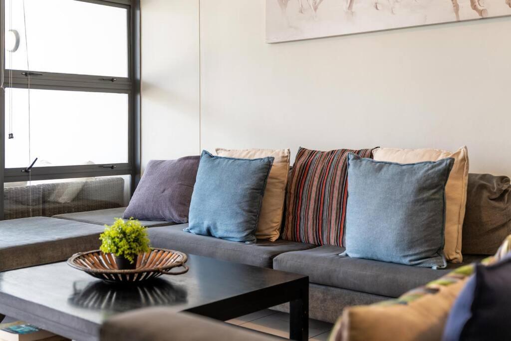 2 Bedroom - Nightlife Explorer Apartment