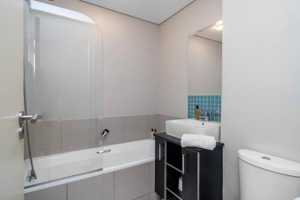 Apartment 2 Bedroom - Nightlife Explorer Cape Town